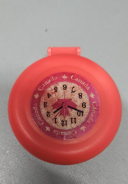 Ceas cu alarma de calatorie