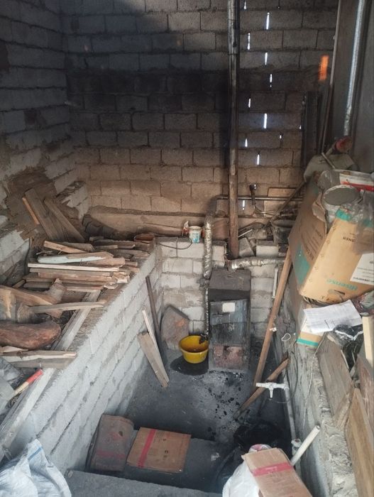 Srochna uy sotiladi  Navbahorda 6sotihli uy sotiladi