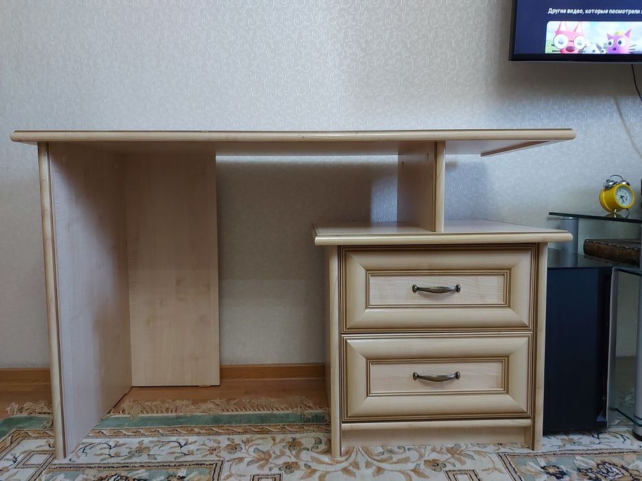 Продам письменный стол