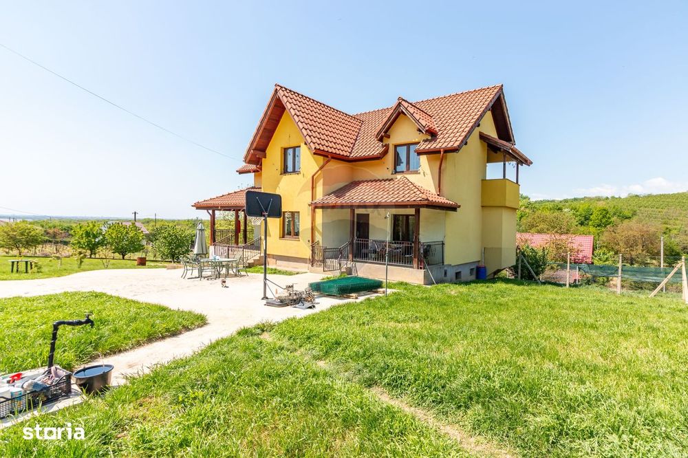 Vilă 454 mp cu teren generos, aproape de Crama DEAC