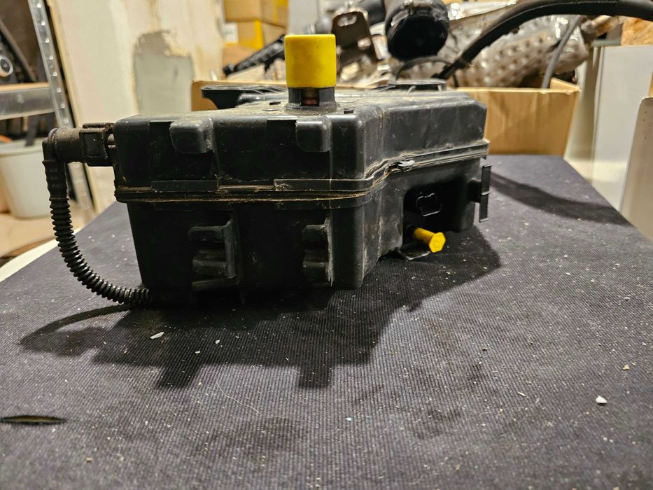 Резервоар с помпа за fap dpf с течност за дпф 1.6 дизел пежо ситроен