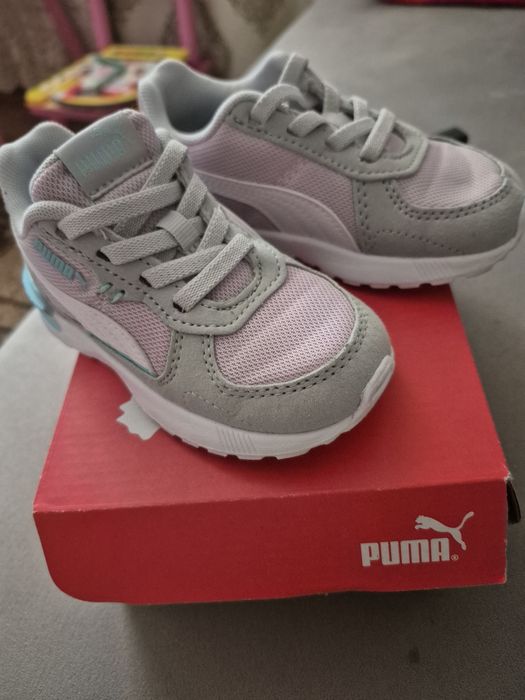 Ghete si adidasi fetite. Marimea 23