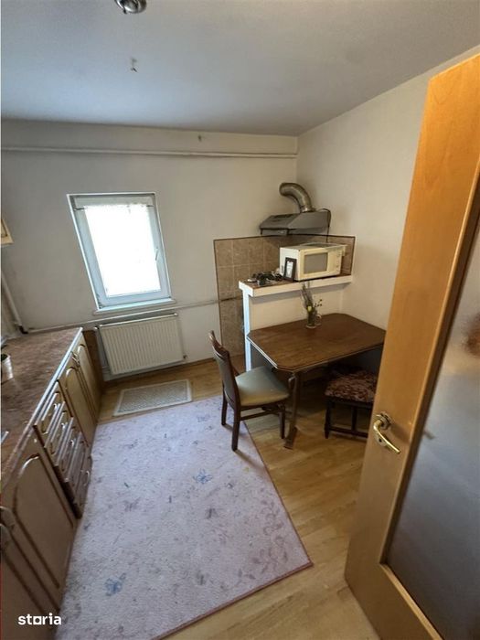 3 camere decomandat cu 2 bai centrala bloc mansardat cu loc de parcare