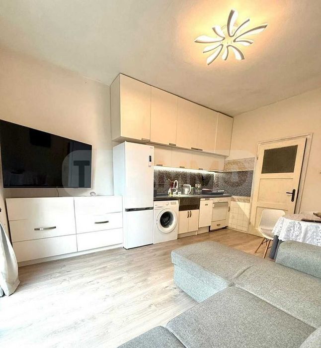 Дава се под наем Тристаен апартамент в Варна, Гръцка махала - 77 кв.м за 1097.01 € - Снимка #1