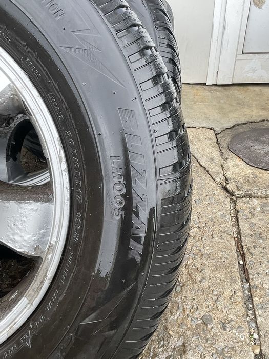 Зимни гуми за джип 265/65/17 bridgestone - blizzak