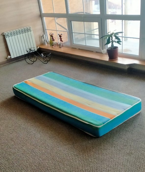 Матрас пружинный .