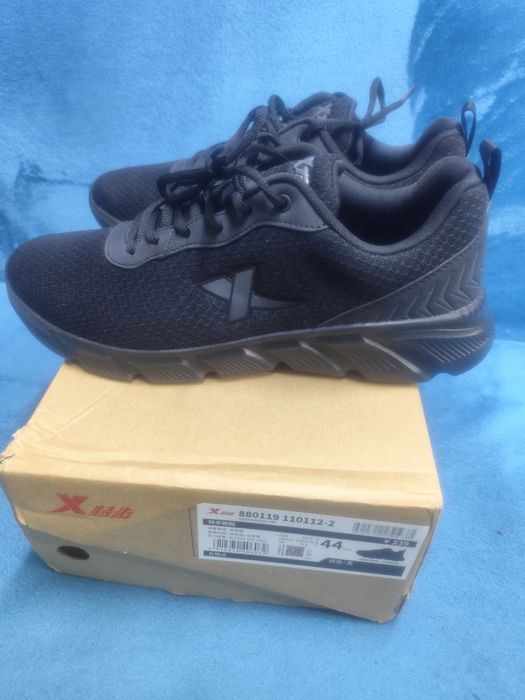 Продам кроссовки x-tep оригинал