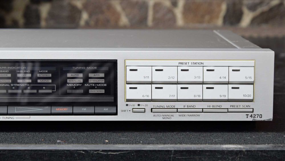 Tuner Onkyo Integra T-4270, radio