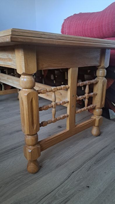 Холна маса с мраморен плот