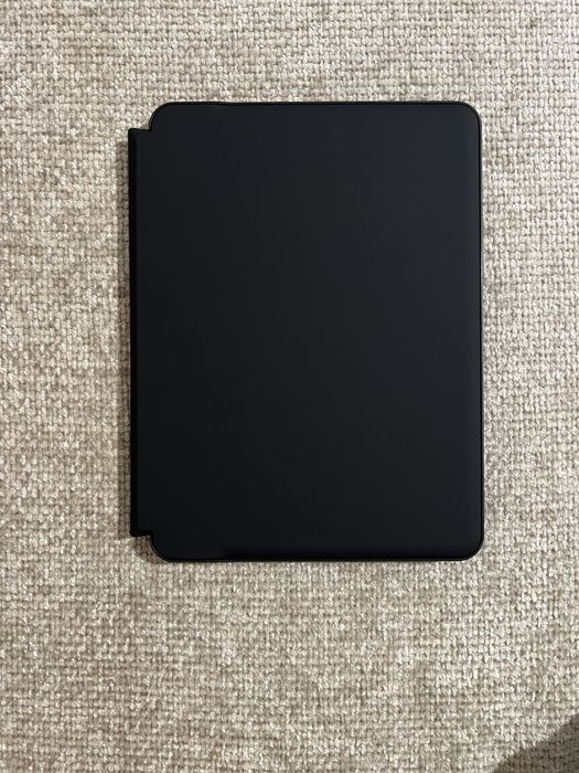Husa Tastatura Magnetica iPad Pro 11 si iPad Air 4 / 5 / 6, Iluminata RGB