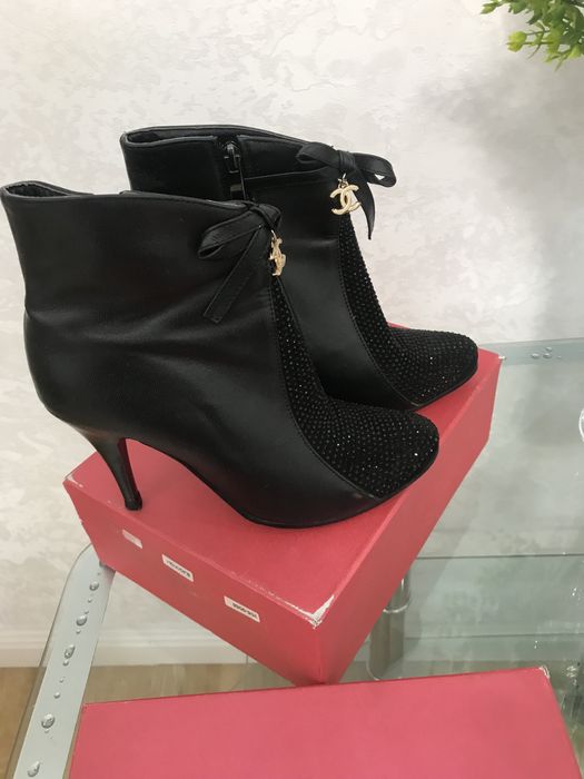 Продам новые Ботильоны