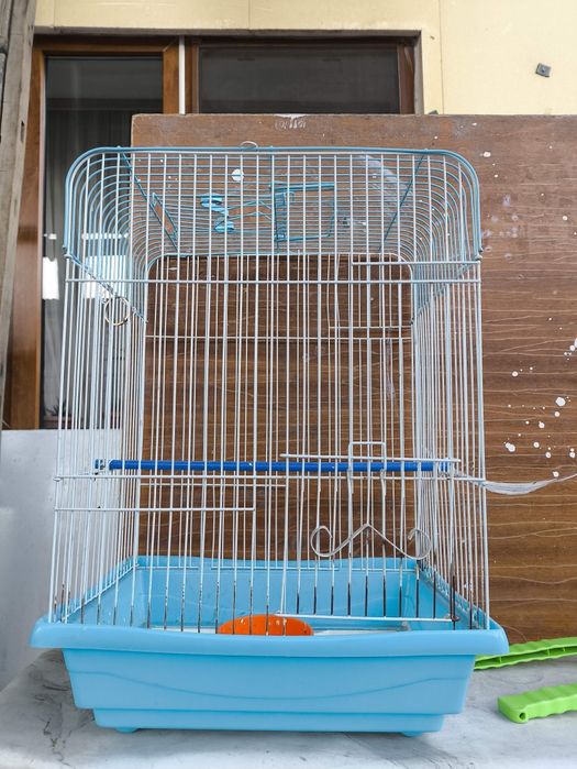 Продам клетку для попугаев и хомячков