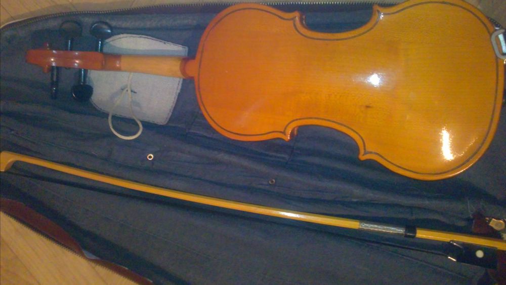 Российская Скрипочка Для Маленьких 1/8.Состояние-как новая.С мостиком.
