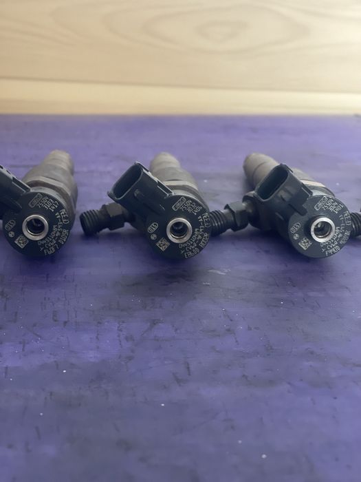 Injectoare Ford Transit Connect  1.5 tdci 0445110489