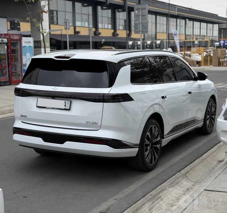 DoongFeng 008 Hybrid 2025