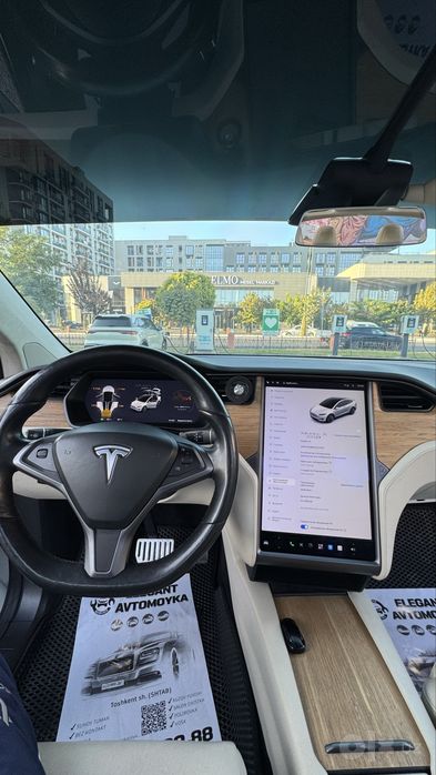 Tesla Modul X 2019