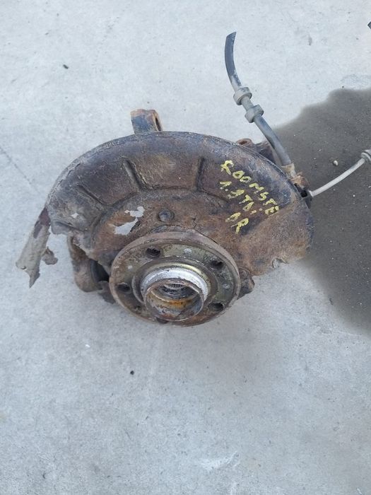 Fuzeta dreapta fata 1.9 tdi skoda roomster 5j