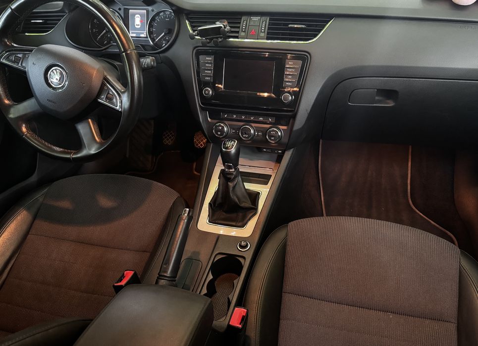 SKODA Octavia 2015 — imagine 5