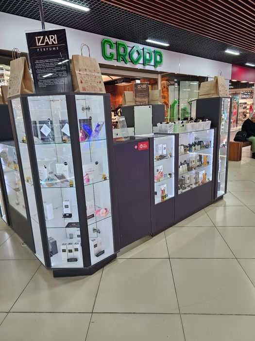 Продам витрина для парфюмерии и прочего