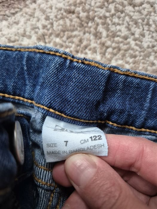 Детски дънки на Зара