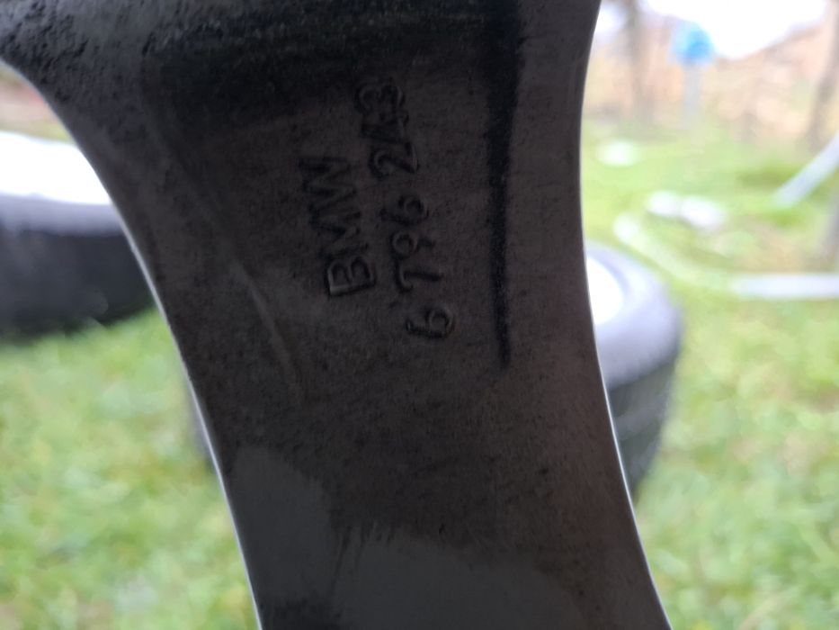 Vând roți de BMW 5X120 ,225/50 R17 BARUM