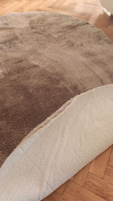 Елипсовиден килим