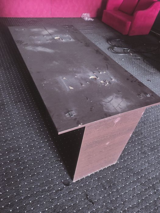 Диван, стол, барная стойка