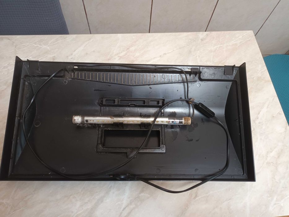 ACVARIU PESTI SI ACCESORII