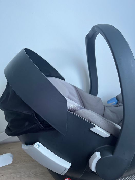 Cybex Aton 5 - 2 броя кошници за новородено