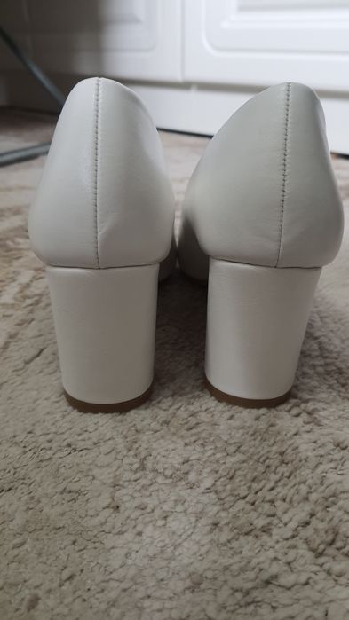 Pantofi Damă Eleganți cu Toc Gros Alb-Negru