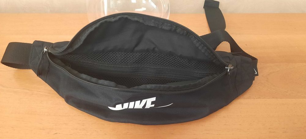 Nike-Чантичка за Кръста-Като Нова