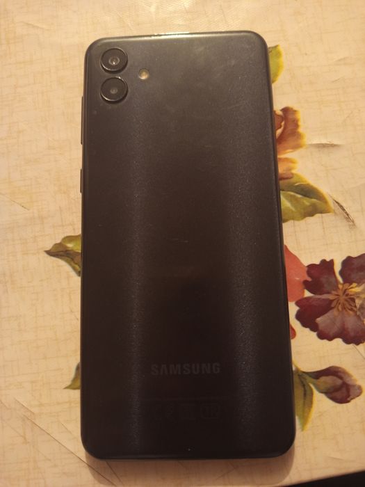 Samsung простой хочу продать на запчасти