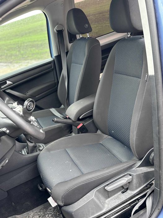 VW Caddy 2.0TDI 5ск