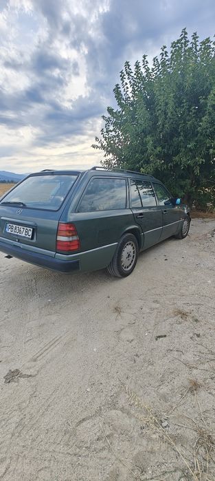 На Части...Мерцаедес 124 200т mercedes 124 200t