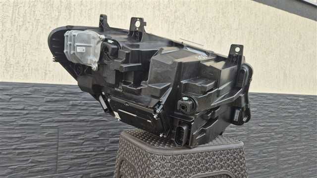 Far dreapta STANGA Mercedes Sprinter Full Led an 2024 2025 2026