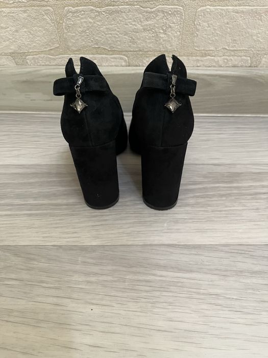 Замшевые туфли тёмно-синего цвета