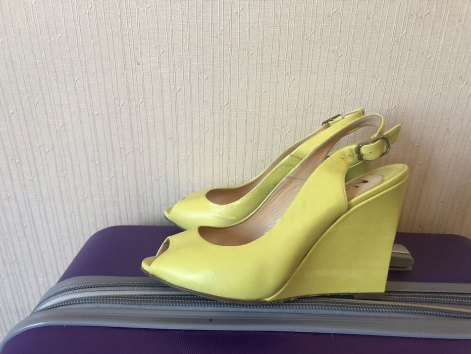 Туфли-босоножки элегантные