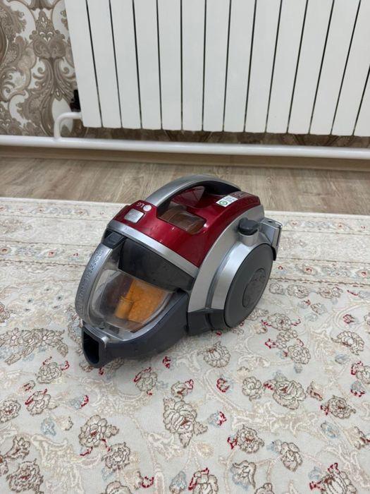 Продается пылесос LG