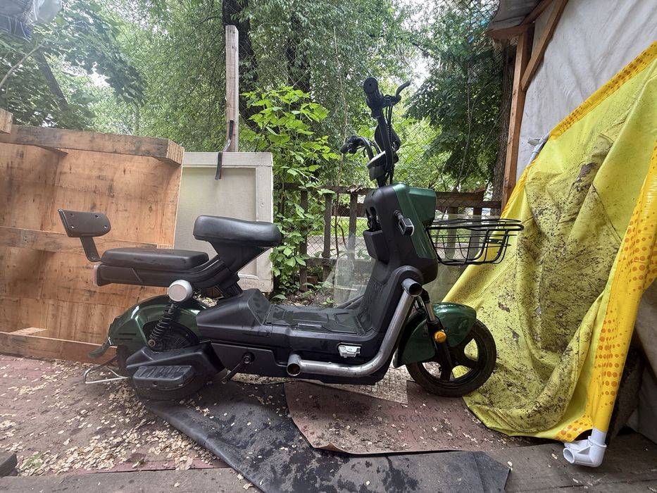 Электросамокат продам сидячий