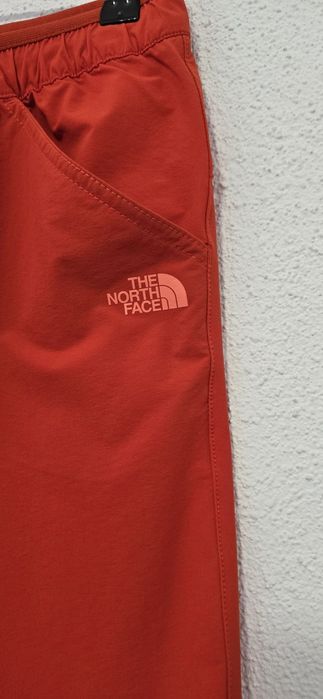 Дамски оригинални къси панталонки.  Като нови.   THE NORTH FACE