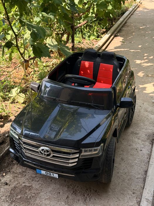 Продам детскую машинку