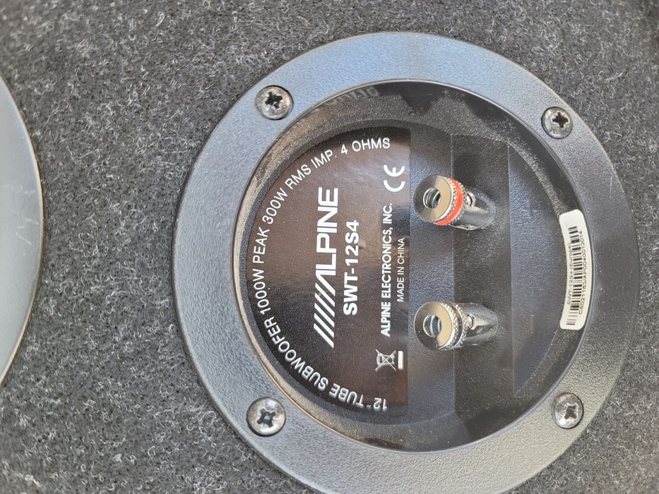 Vând subwoofer auto complet