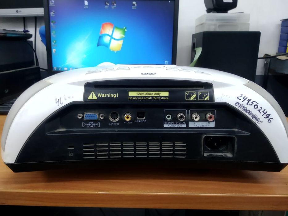 Продам проектор Optoma