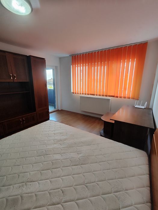 Închiriez apartament cu o camera zona Calea Turzii