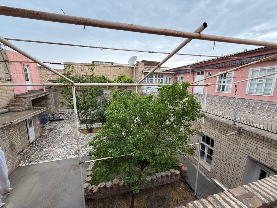 5.5 sotixli hovli sotuvda ,ark qorgoni tarafda