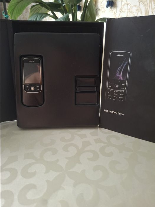 Продам Нокия 8600 Луна