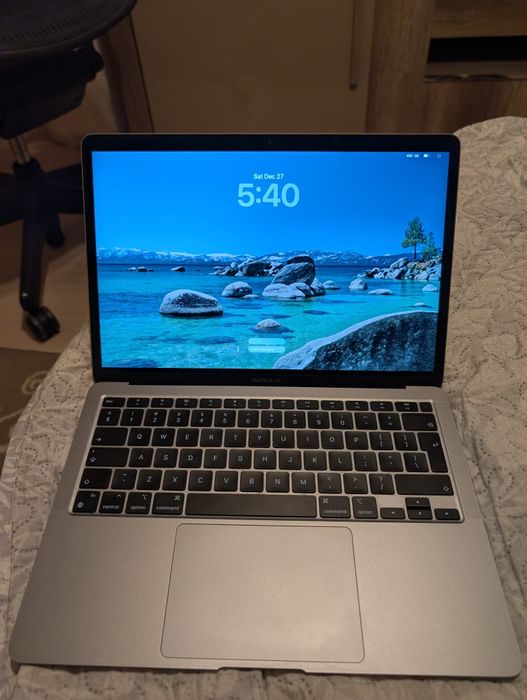 MacBook Air M1, 256GB, 8GB ram ,silver, 13"