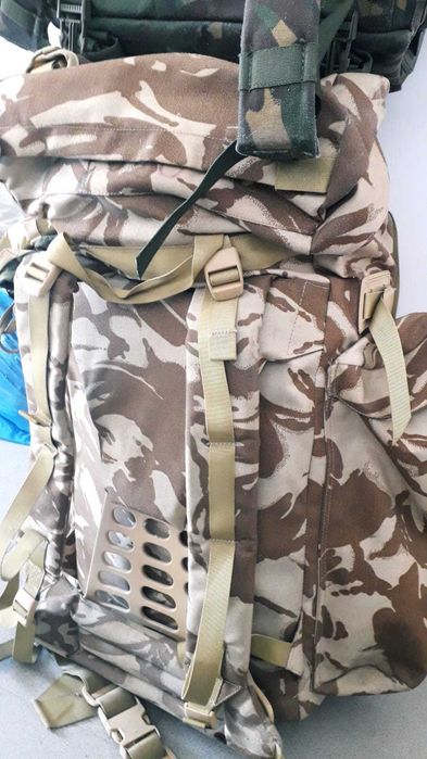 Tinute,  bocanci și accesorii militare