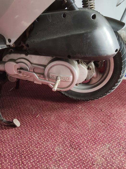 Vând scuter de 125 kymco