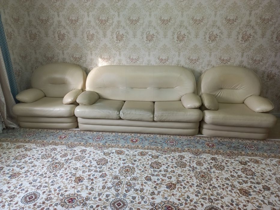 Продам диван с двумя уголками, б/у